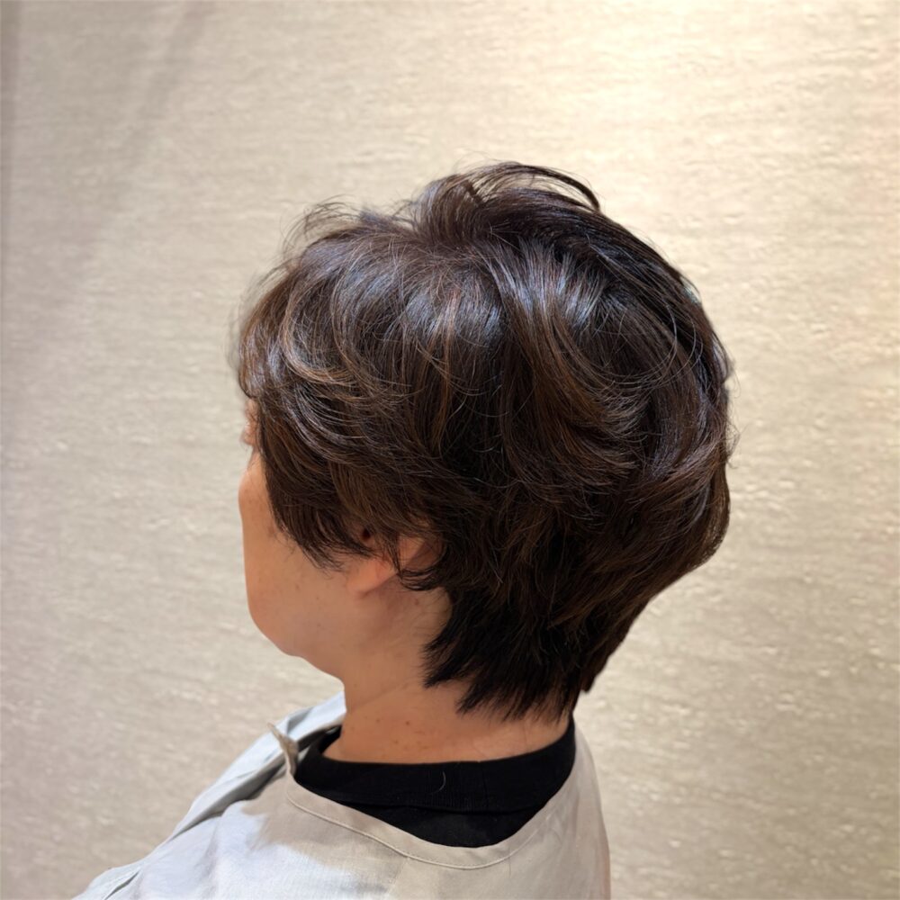 なぜ白髪はいきなり増えてくるのか？