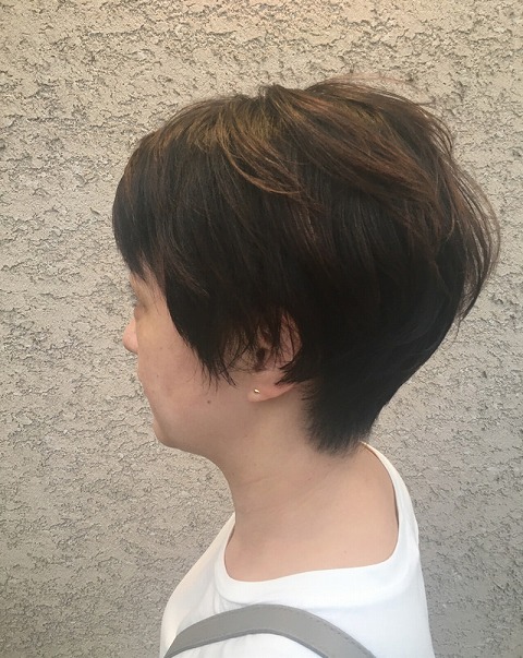 頭の形が美しいショートスタイル
