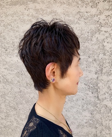 シンプル　大人ショート