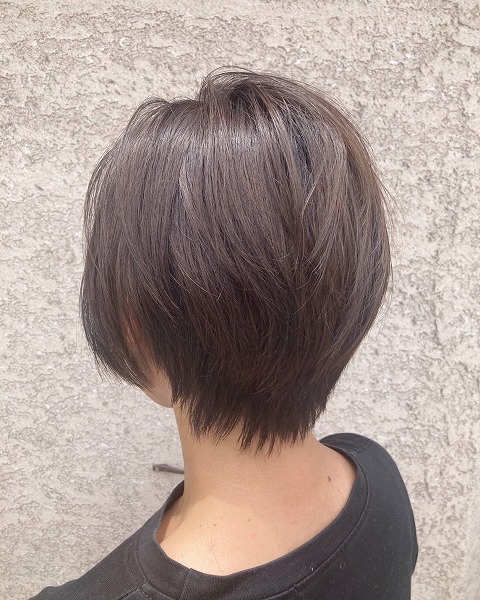 後ろ姿も美しい！美シルエットショート