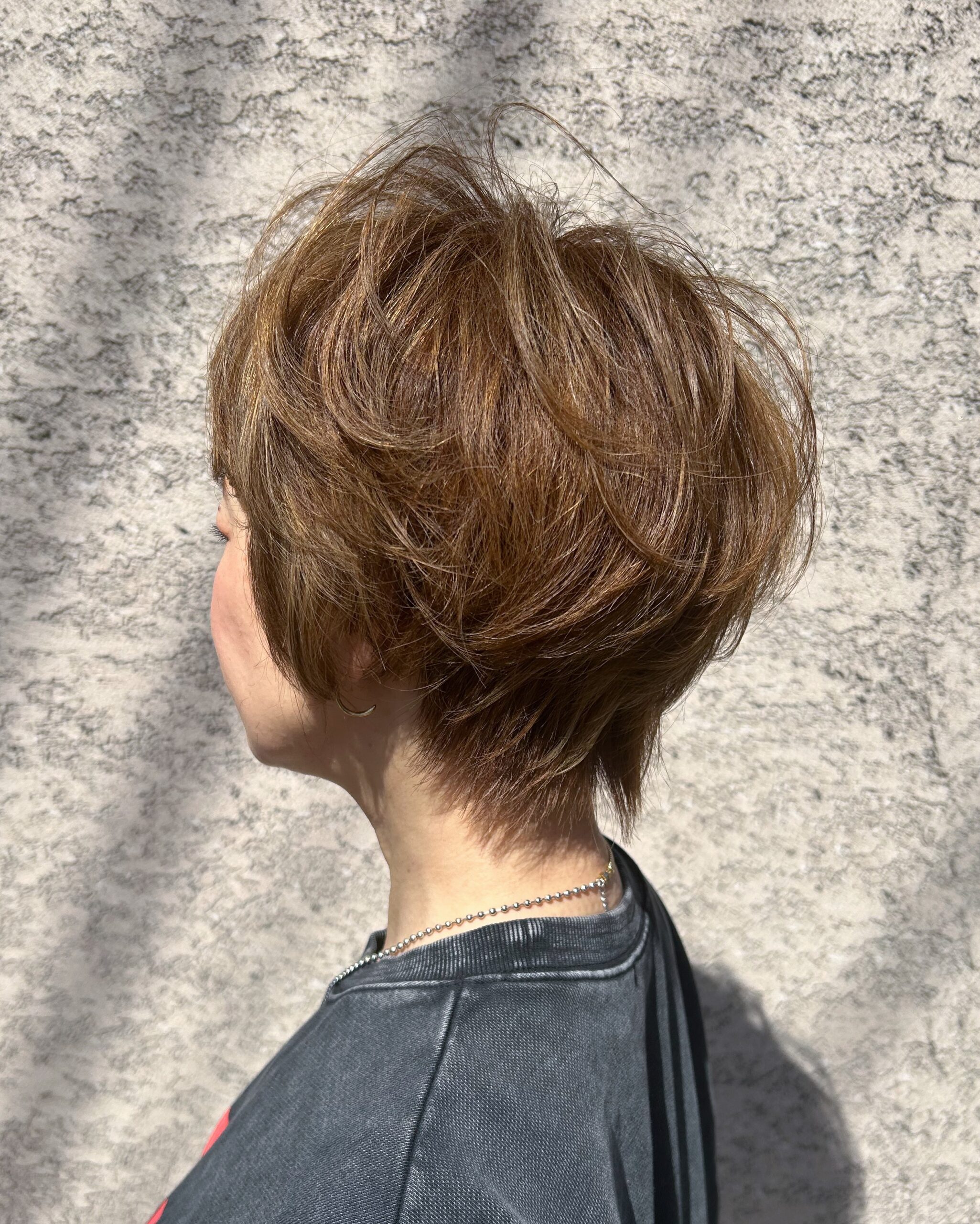 白髪もデザインにするヘアカラー
