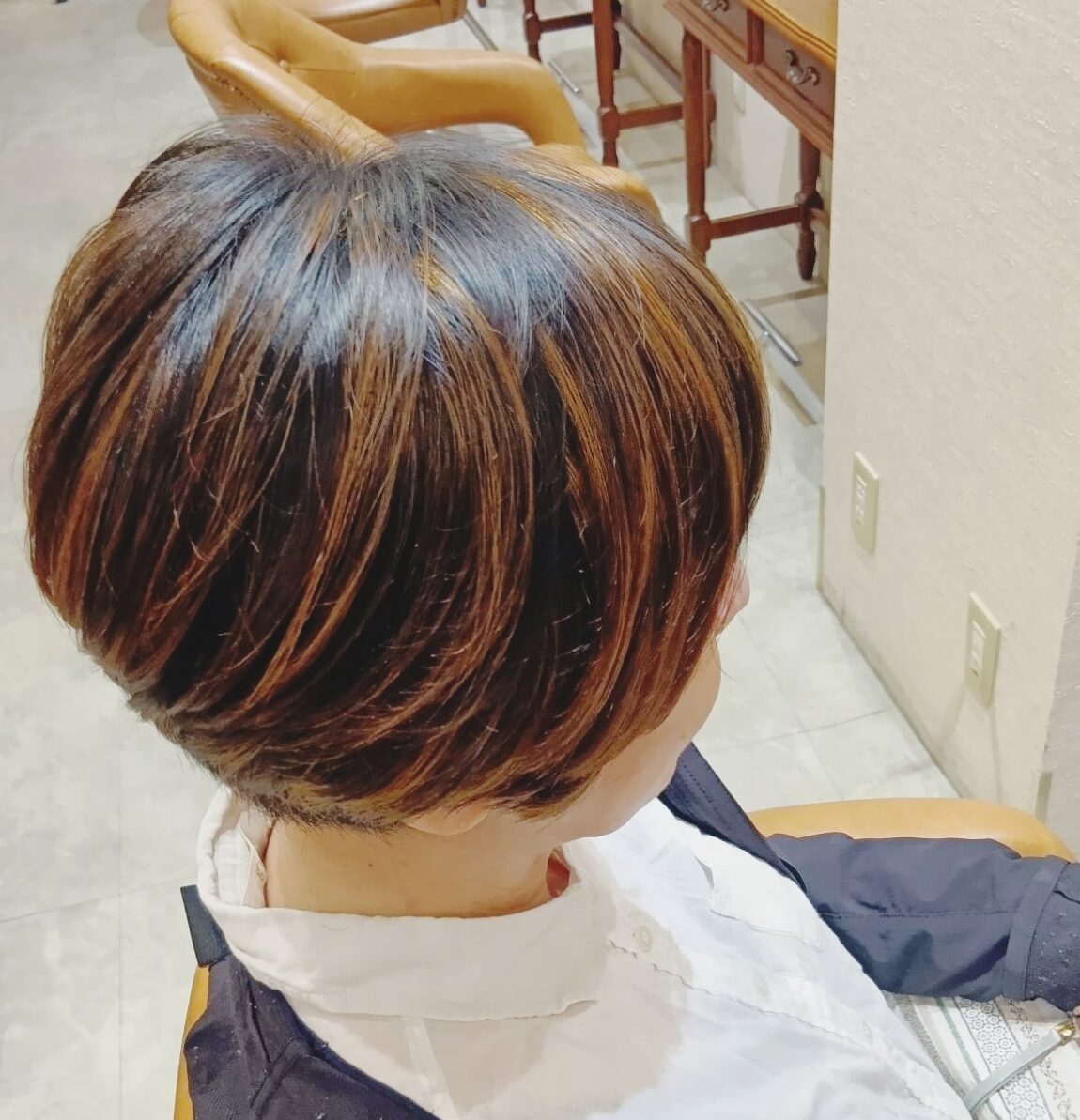 コントラストで魅せる大人の立体ショート